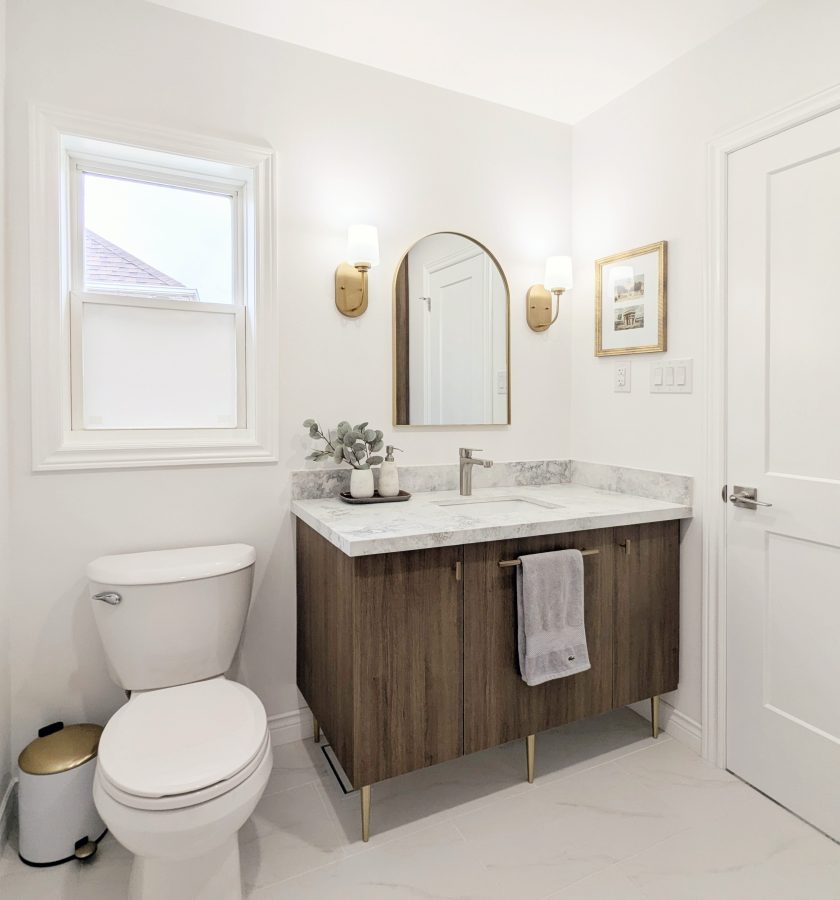 Modern and natural bathroom