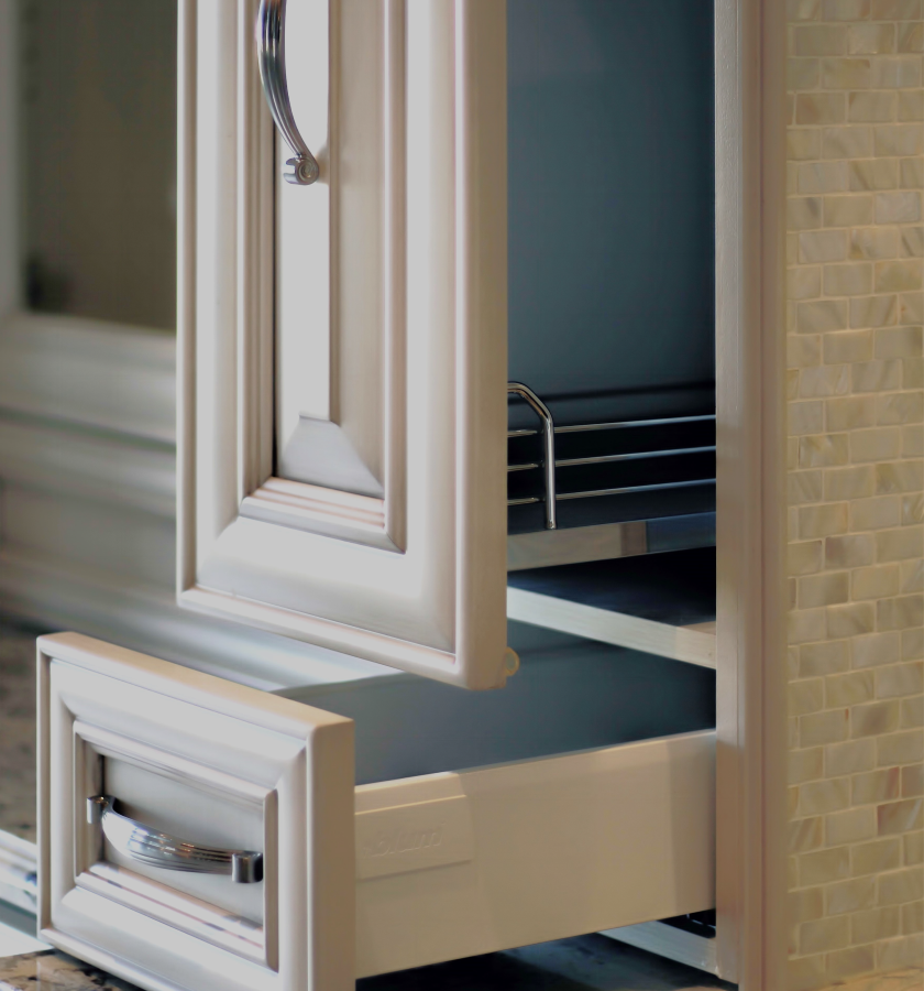 Traditional Kitchen Cabinet